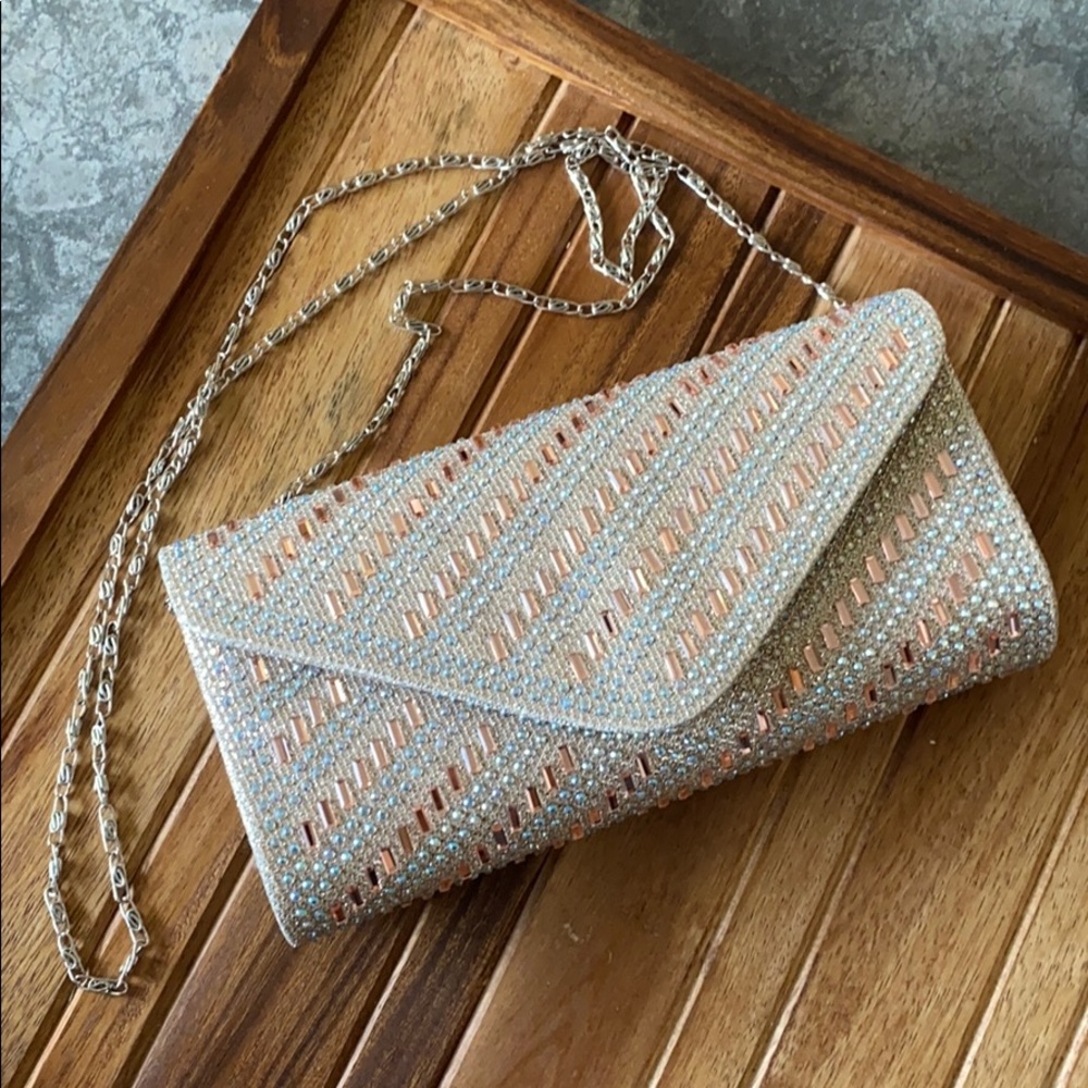🦋3/$15🦋 Rhinestone Embellished Clutch